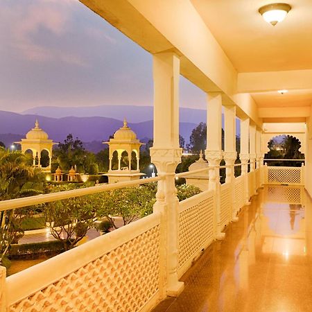 Club Mahindra Udaipur Hotel Exterior foto