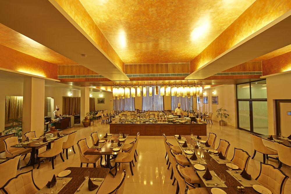 Club Mahindra Udaipur Hotel Exterior foto
