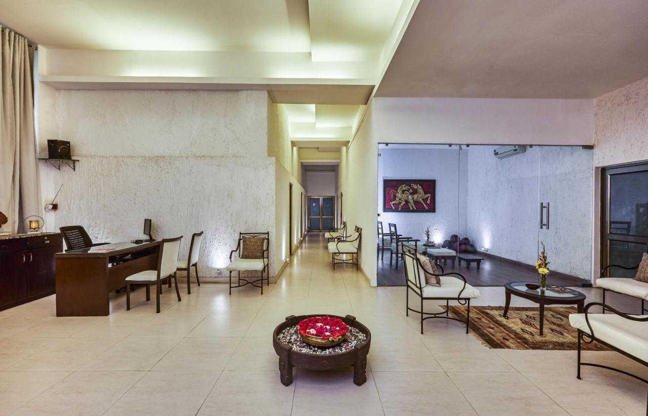 Club Mahindra Udaipur Hotel Exterior foto