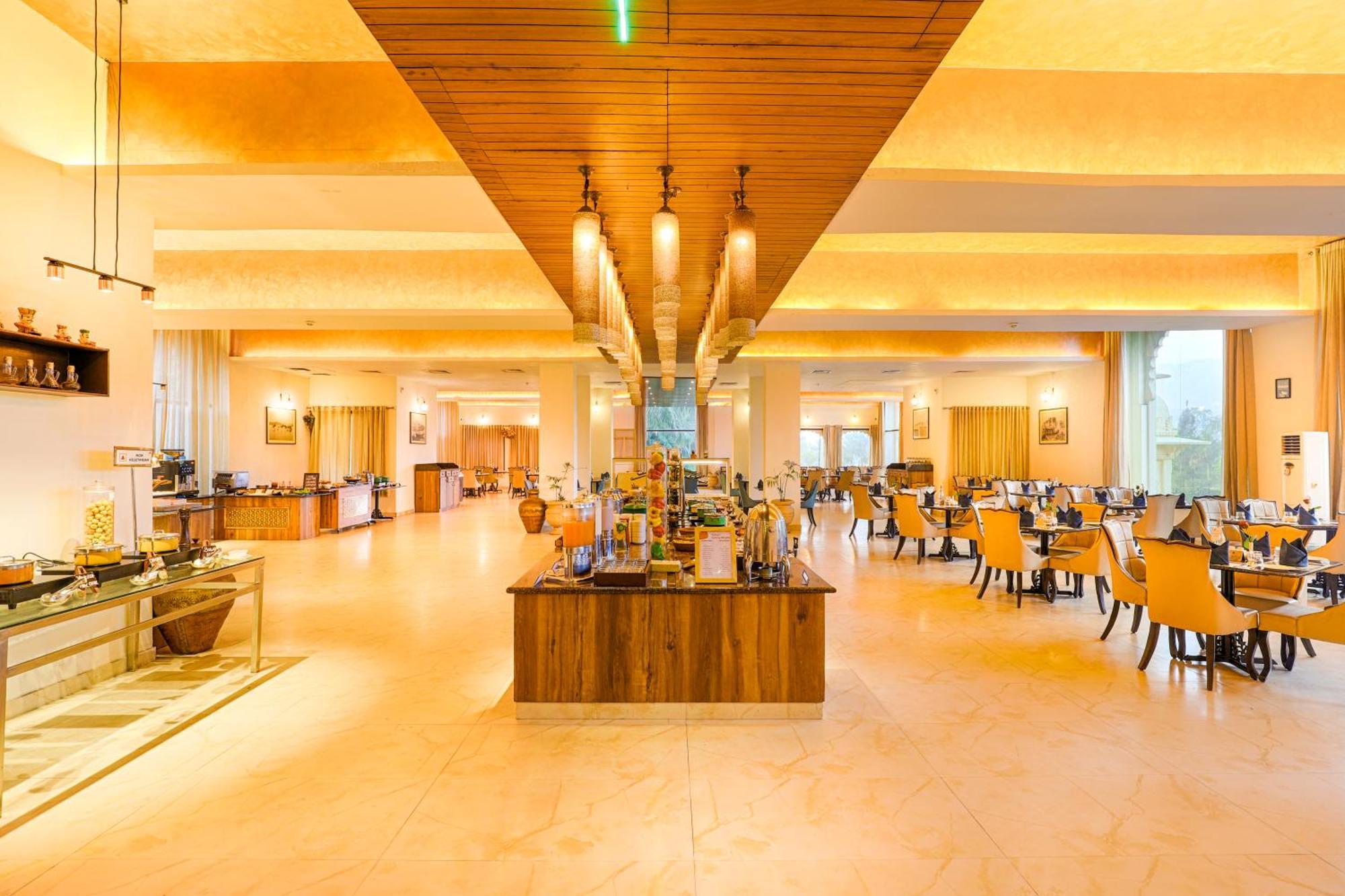 Club Mahindra Udaipur Hotel Exterior foto