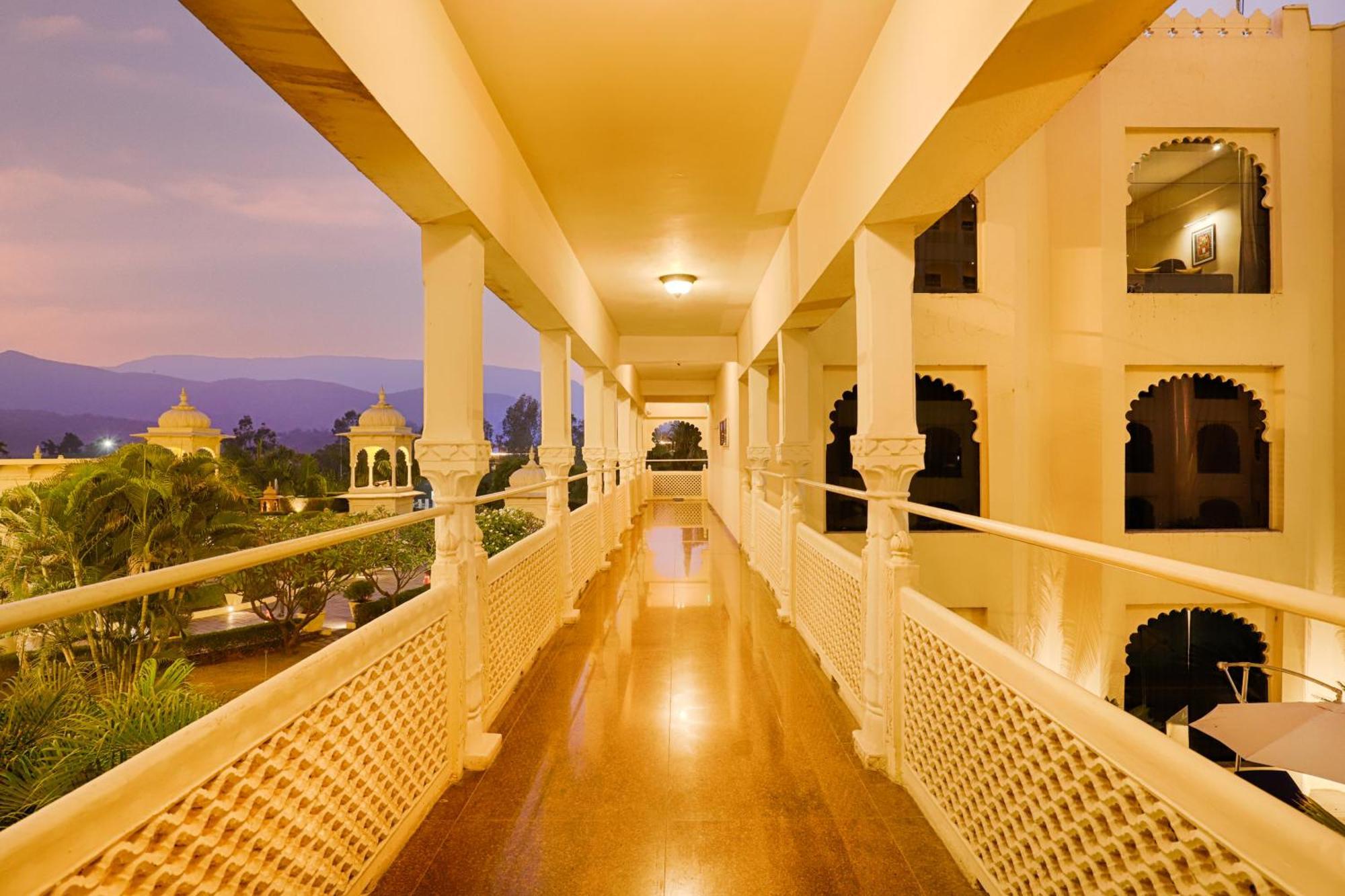 Club Mahindra Udaipur Hotel Exterior foto